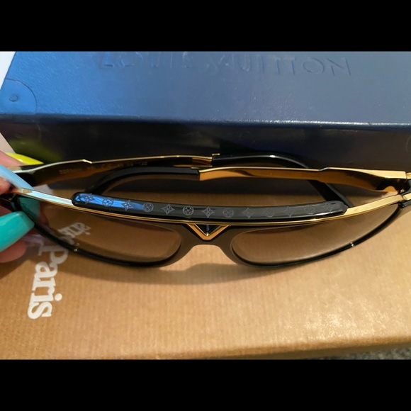 Louis Vuitton sunglasses - Picture 3 of 6